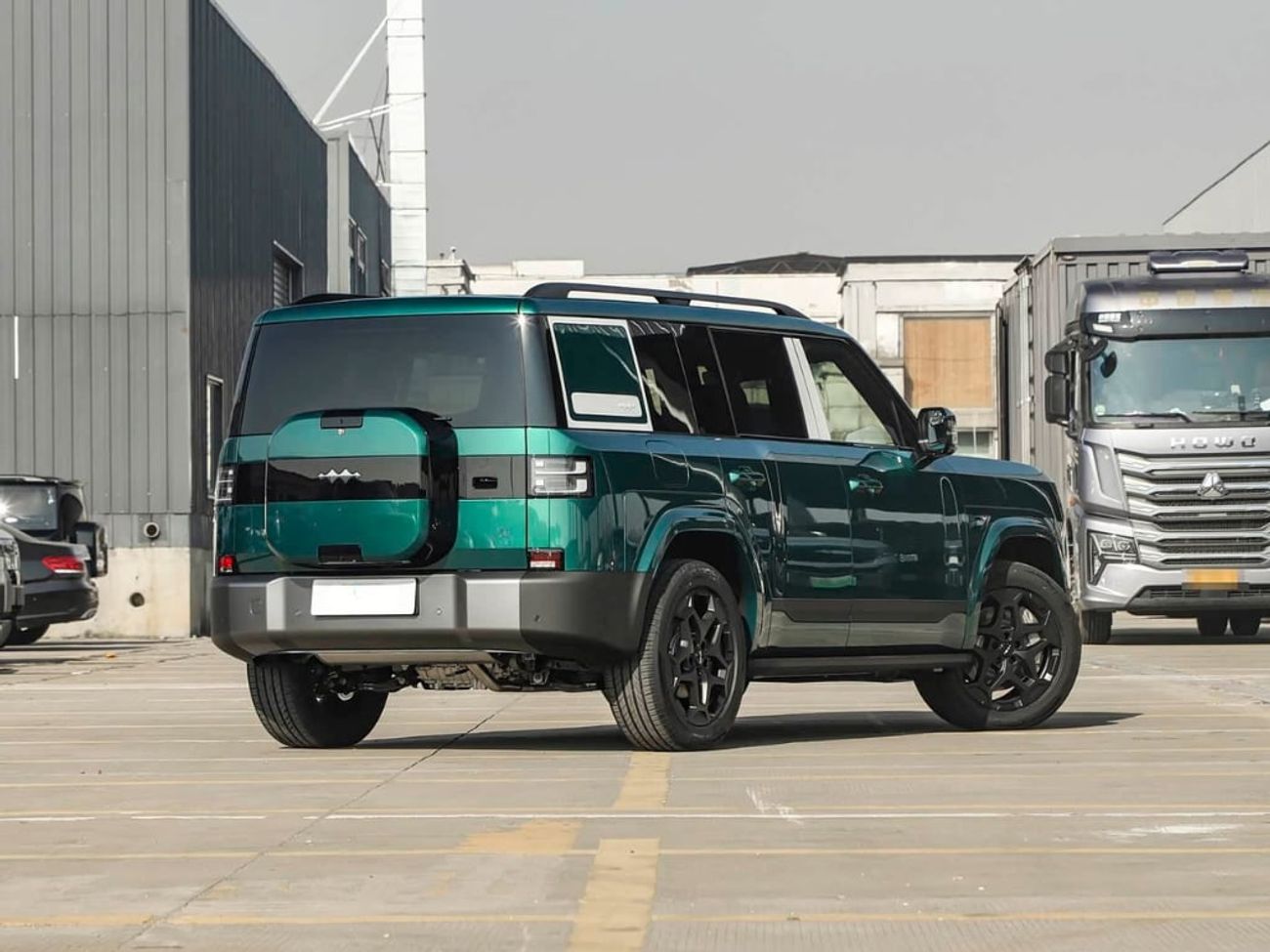 بي واي دي ليوبارد تيتانيوم 7