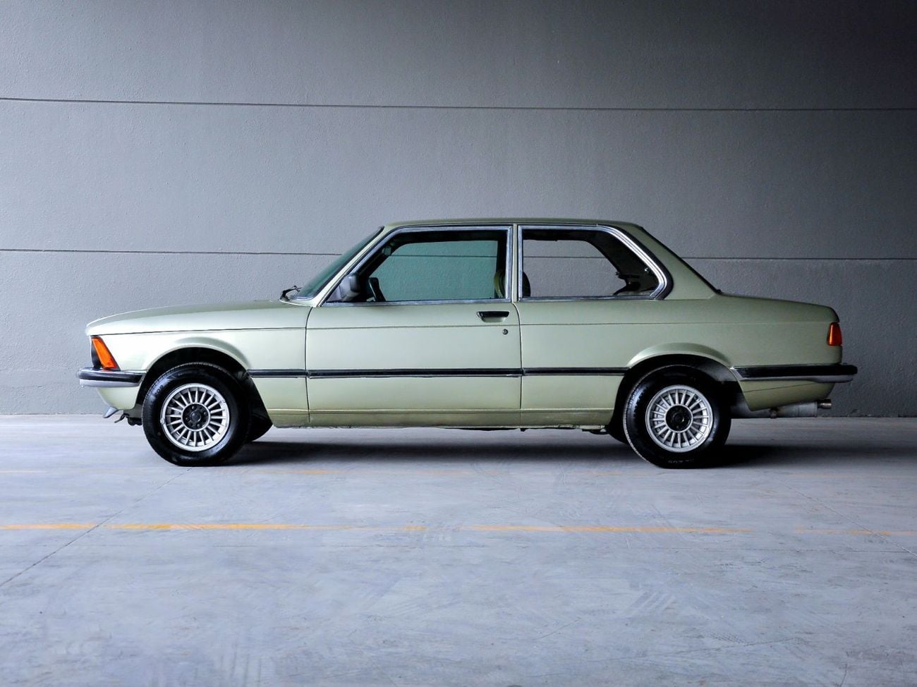 BMW 320i E21 Carburetor
