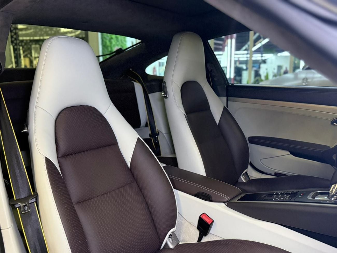 Porsche 911 Carrera 4S 3.8L Coupe 2014 Porsche 911 Carrera 4S - GCC Specs - Full Service History Available