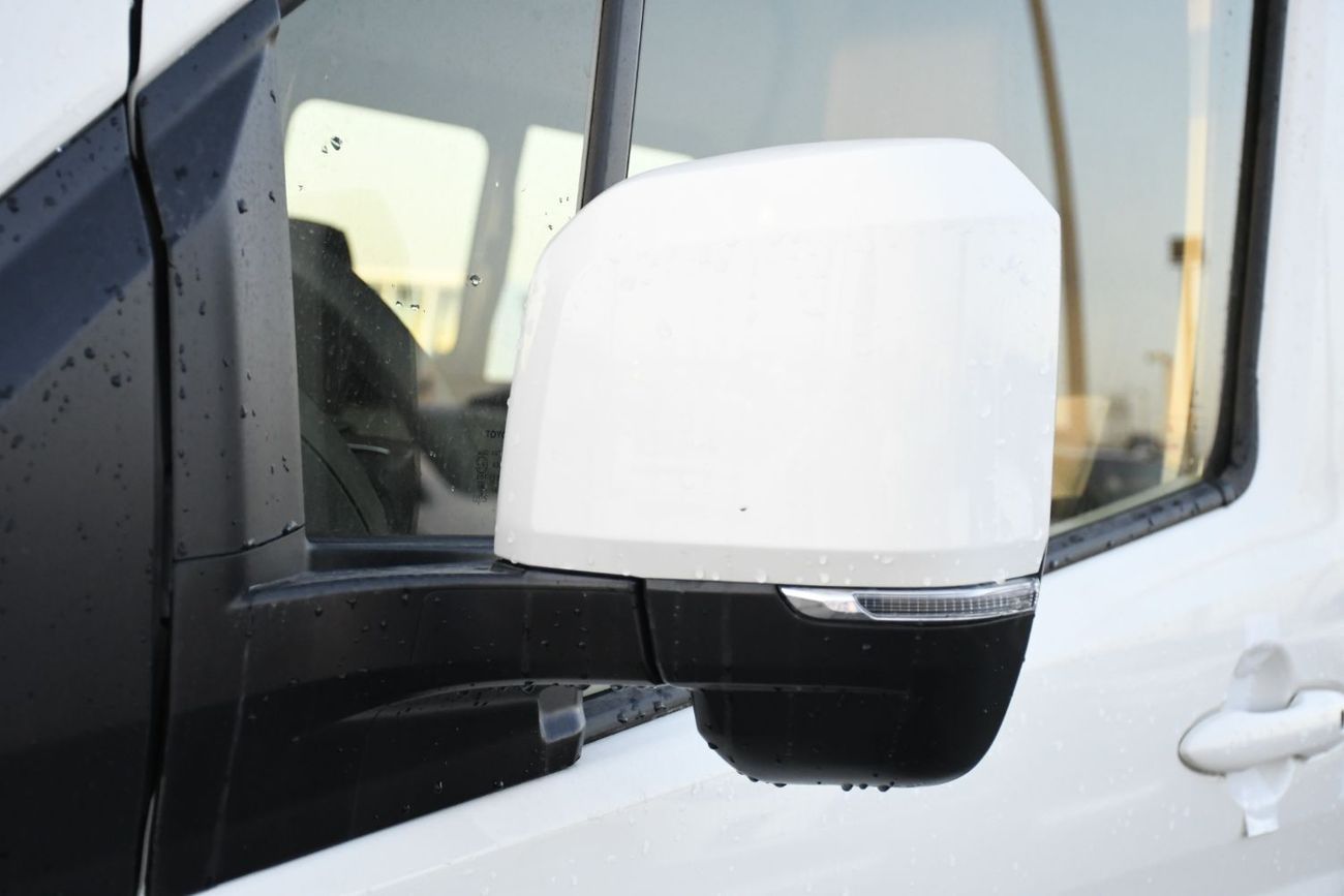 Toyota Hiace GL 3.5L V6 AT Rear Heater 2025 PRODUCTION