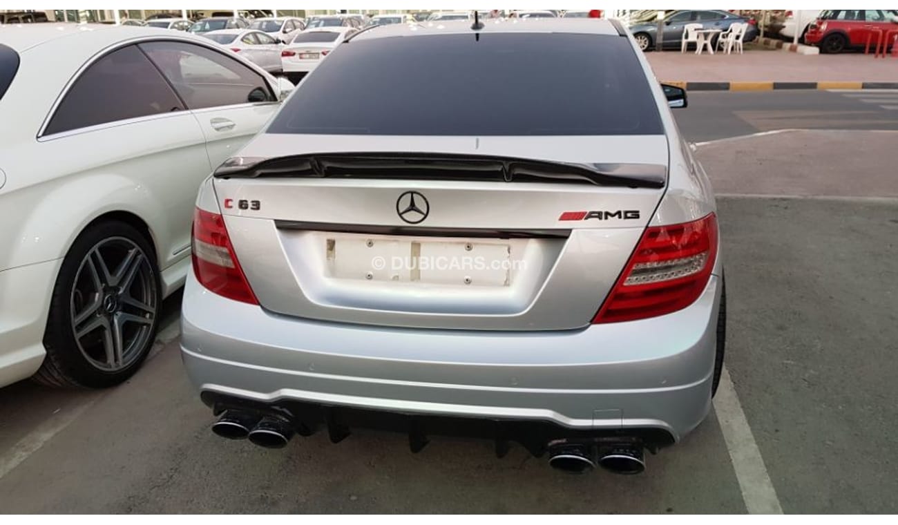 مرسيدس بنز C 63 AMG 2012 mercedes C63 AMG Full options Gulf specs