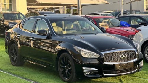 Infiniti Q70 Sports MODEL 2016 GCC CAR PERFECT CONDITION INSIDE AND OUTSIDE FULL OPTION SUN ROOF LEATHER SEATS