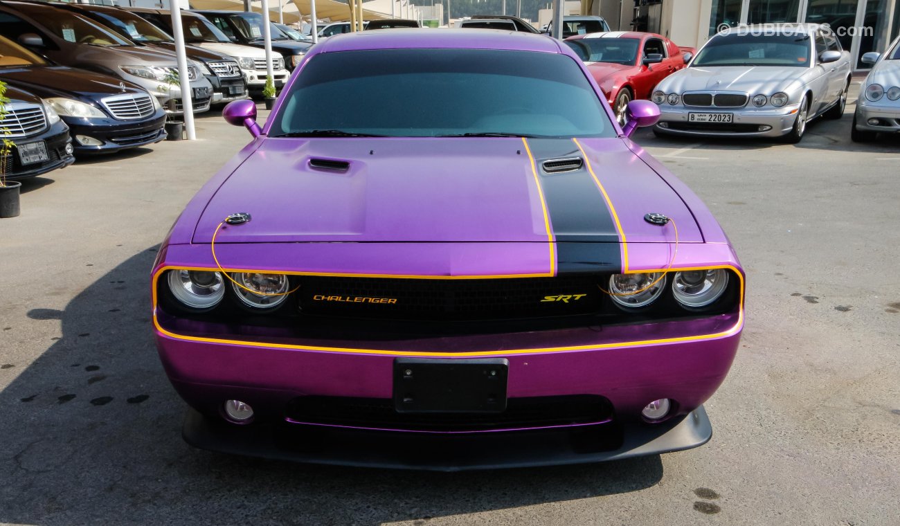 Dodge Challenger SRT 8