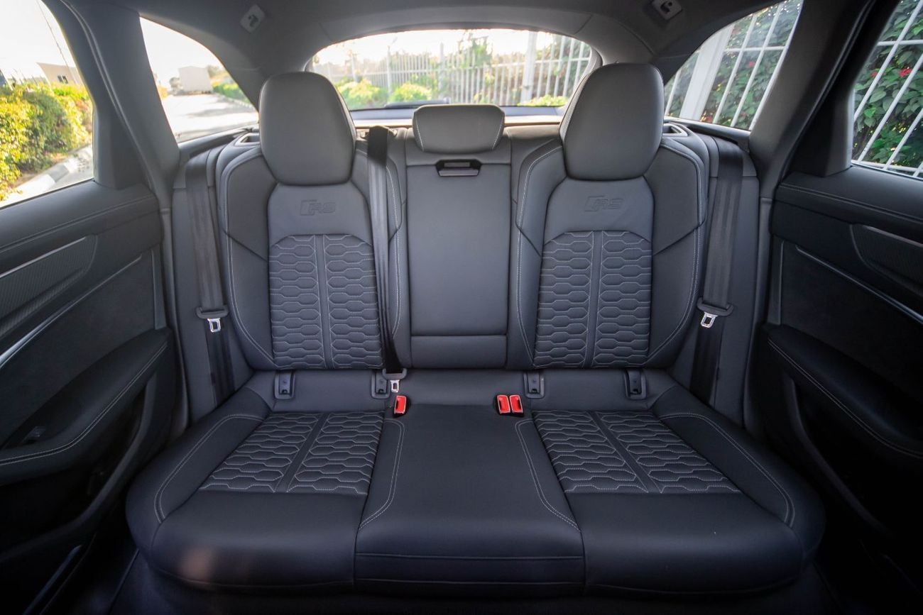 Audi RS6 2024 Audi RS6 Performance with 4.0L twin-turbo V8, 621 hp, 627 lb-ft torque, 8-speed automatic 2024