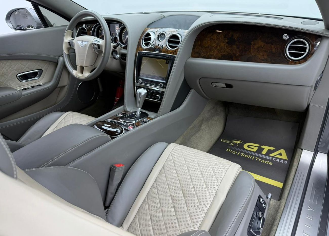 بنتلي كونتيننتال جي تي 2016 Bentley Continental GT, Service History, Excellent Condition, GCC