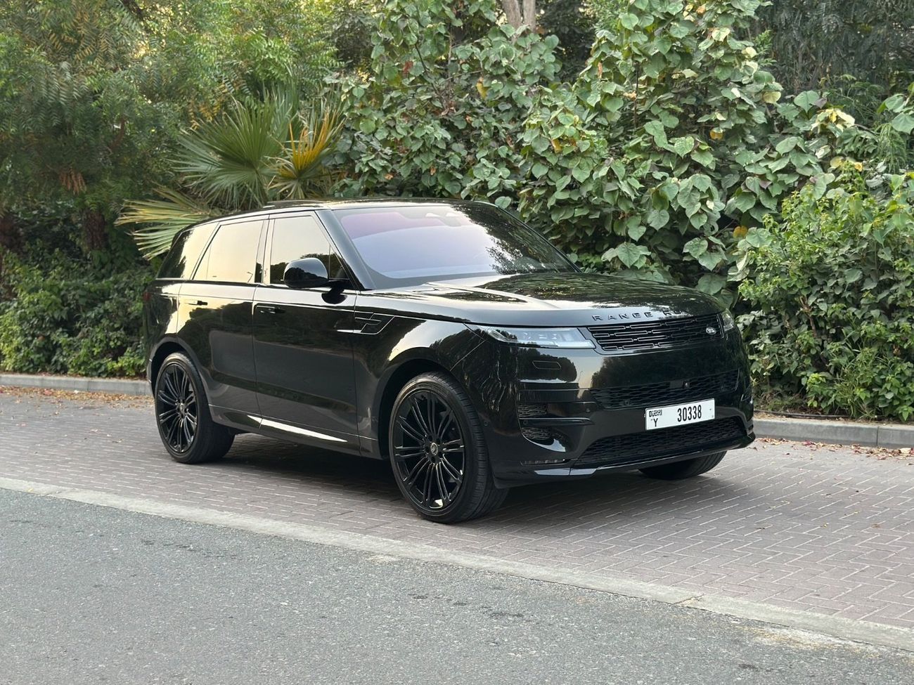 Land Rover Range Rover Sport Dynamic HSE D350 3.0L | V6 350 HP | Luxury, Power & Prestige Combined | Perfect Condition