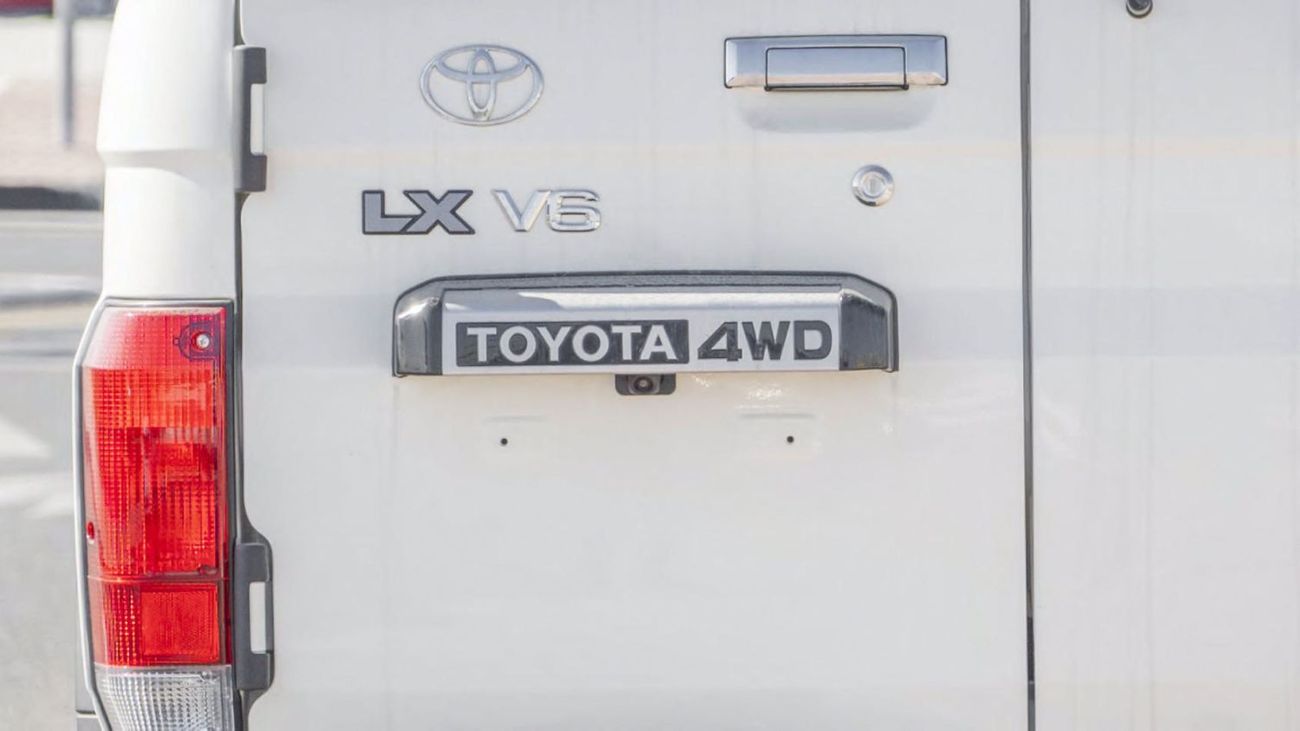 Toyota Land Cruiser 70 LC76 LX 2026 MODEL GCC SPECS