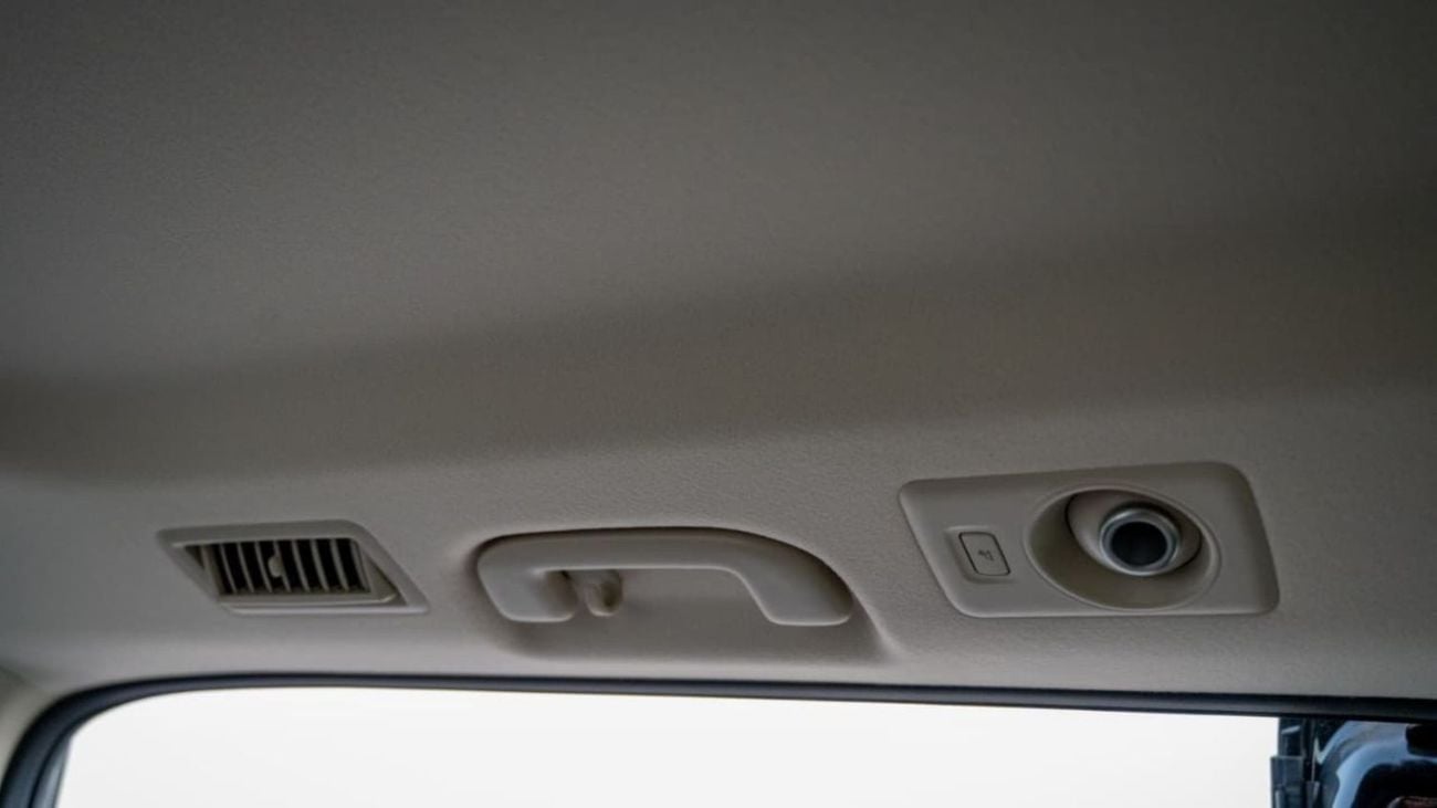 تويوتا جرافينا 2.8L, 4-Cylinder Turbo Diesel - Automatic - 6 Seater - 5 Door - RWD