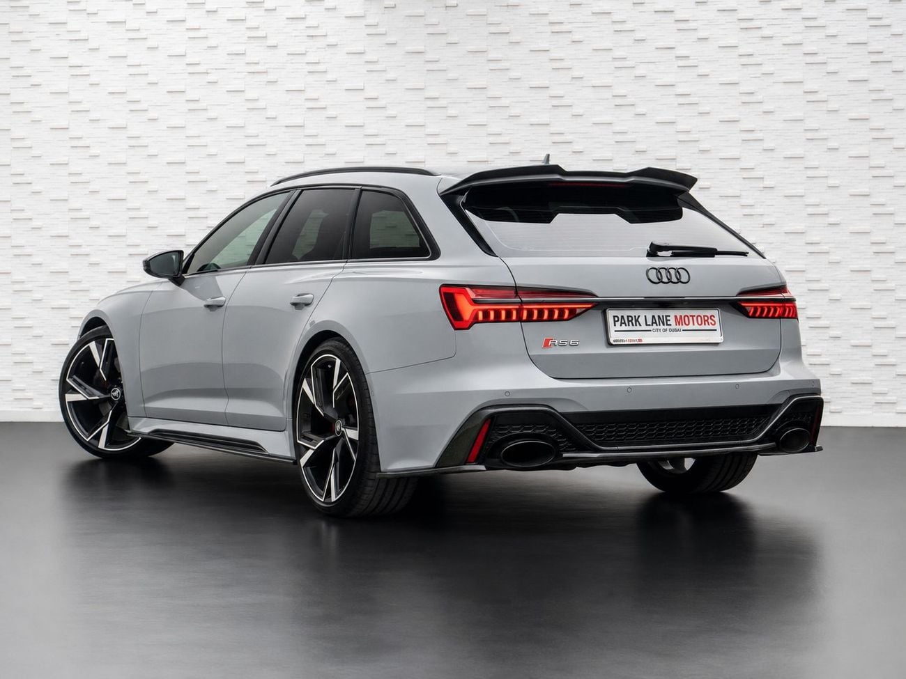Audi RS6 STANDARD Audi RS6 2021 GCC specs