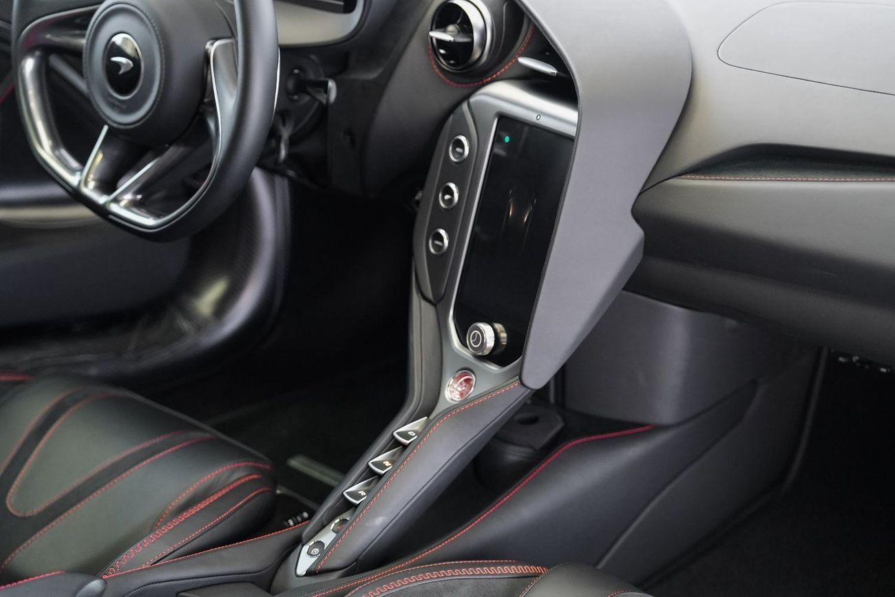 مكلارين 750S McLaren 750 S