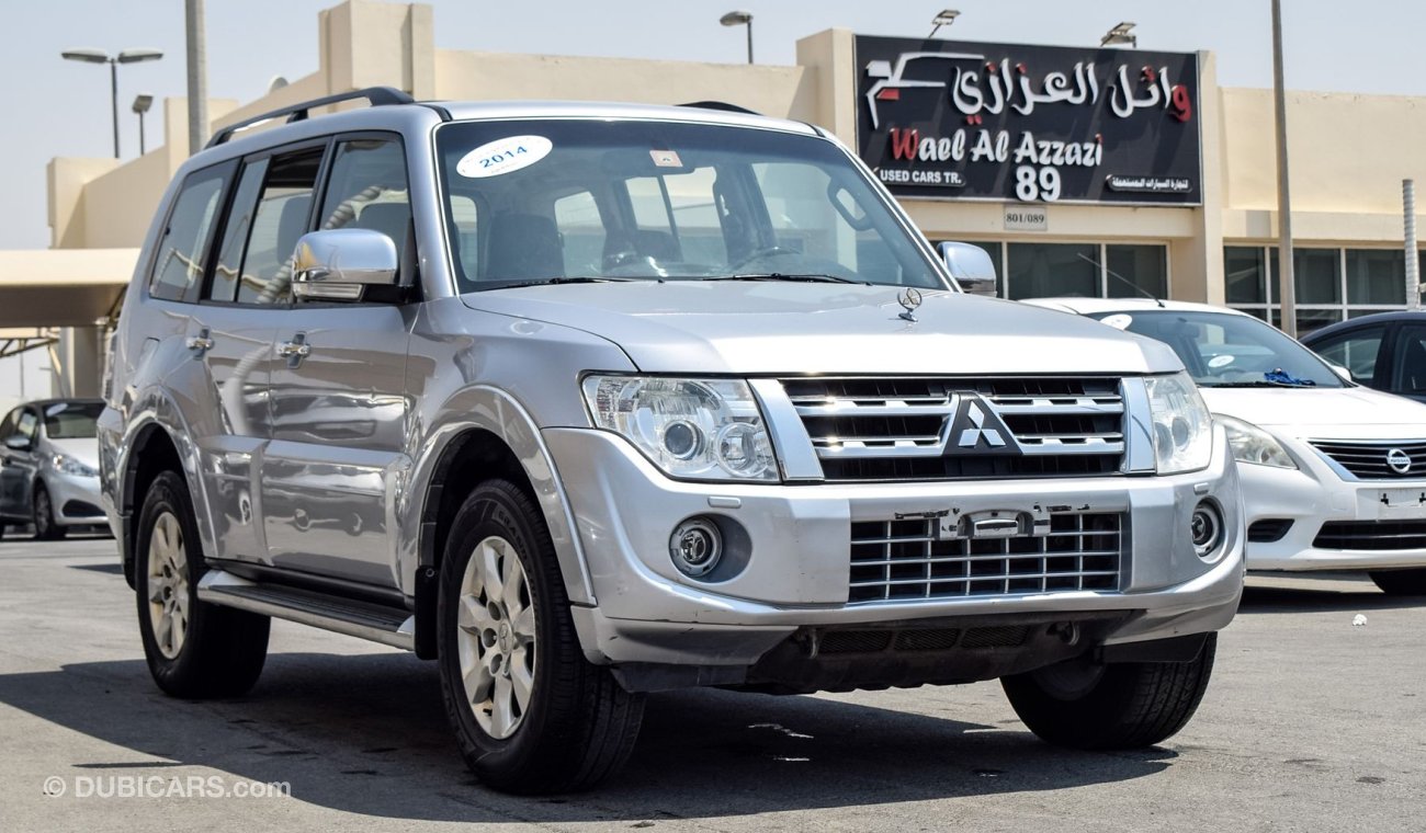 Mitsubishi Pajero Pre-owned Mitsubishi Pajero GLS V6 for sale in Sharjah. Grey/Silver 2014 model, available at Wael Al