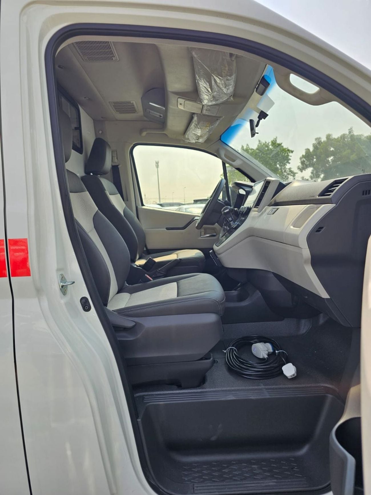 Toyota Hiace HIACE HIGHROOF AMBULANCE GL || 2.8L DIESEL V4 A/T (CODE # HRDAGLJ-M-AB)