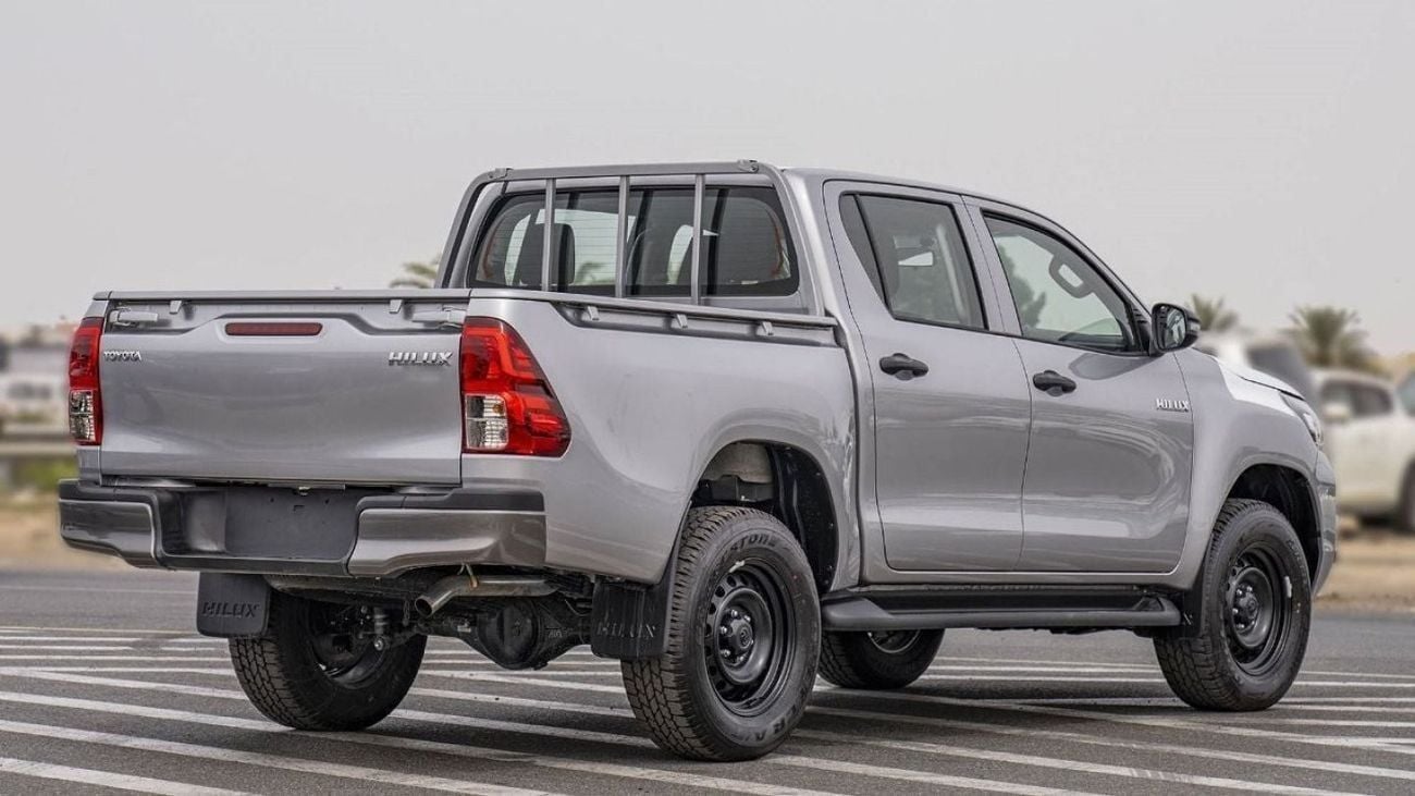 تويوتا هيلوكس SGLX Toyota Hilux 2.4 Manual Mid Option 2024