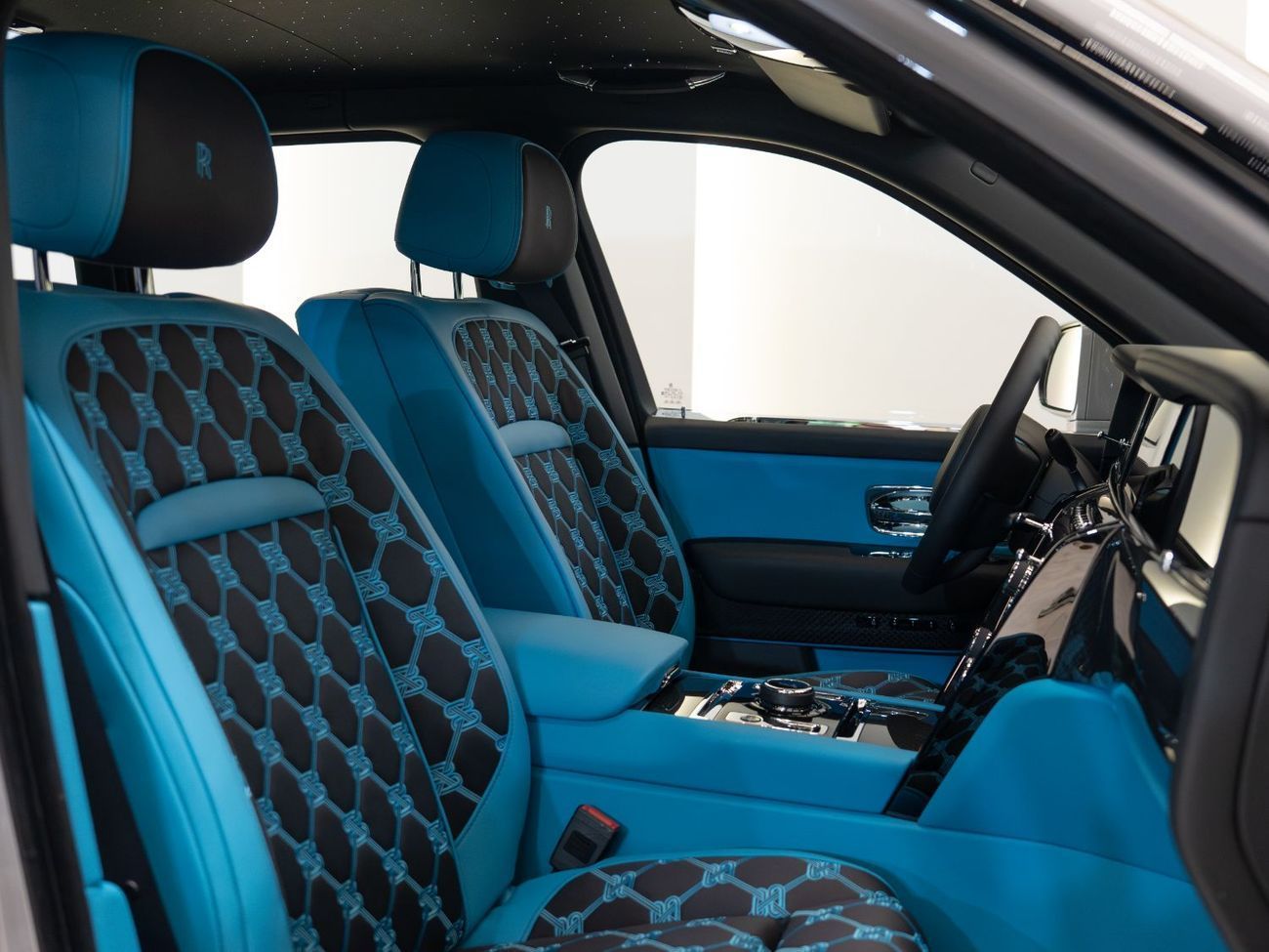 Rolls-Royce Cullinan - 2025 | BLACK BADGE | GUCCI INTERIOR | BRAND NEW | 0 KM | FULL OPTION