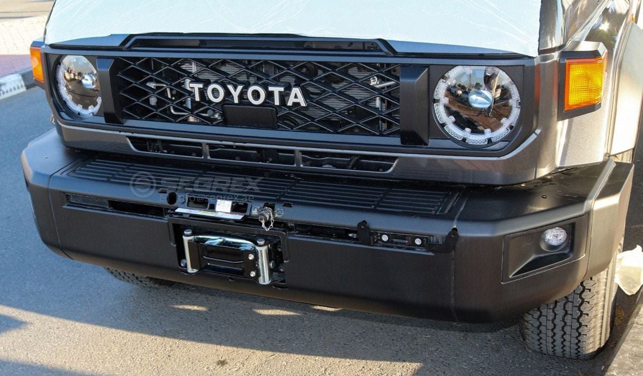 Toyota Land Cruiser 70 2025 Model Toyota Land Cruiser Hardtop LC76, 2.8L Diesel 4WD 6A/T