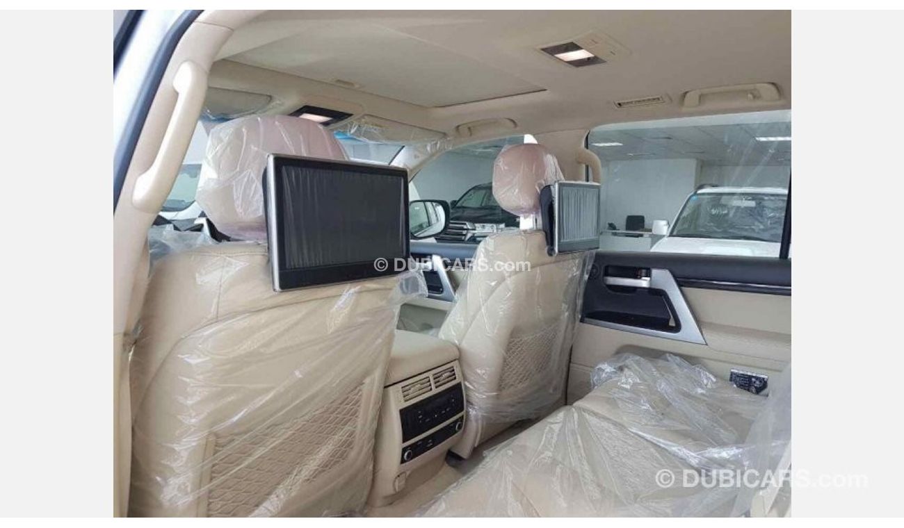 تويوتا لاند كروزر 2016 VXS 5.7L full option with Radar, 4 Camera, Hydraulic system.