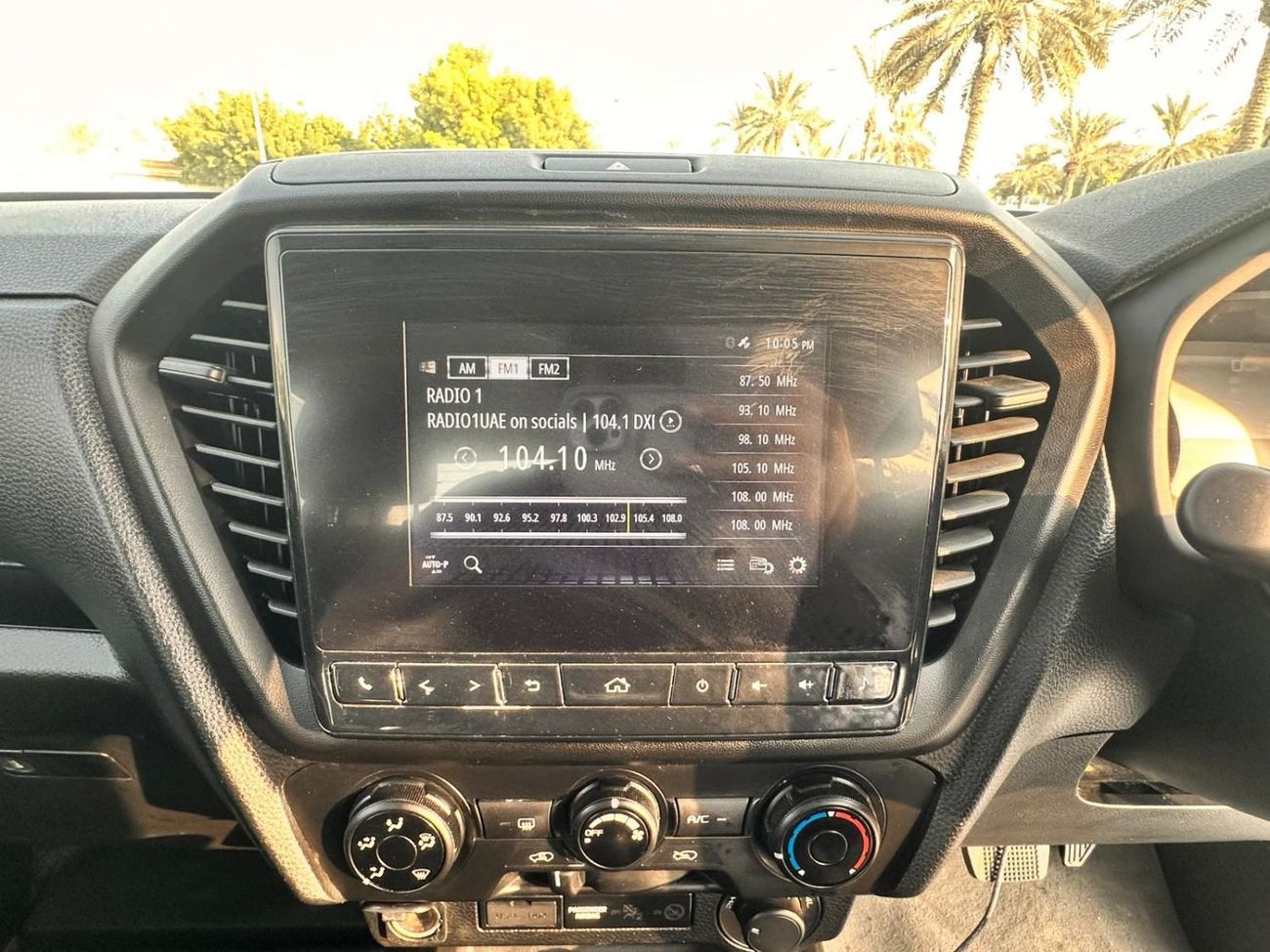 إيسوزو D ماكس diesel 3.0 liter ,right hand drive auto transmission only for export available