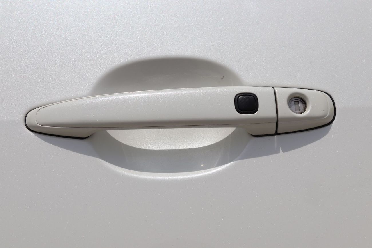 Toyota Previa ACCIDENTS FREE - GCC - ORIGINAL PAINT - S - PERFECT CONDITION INSIDE OUT