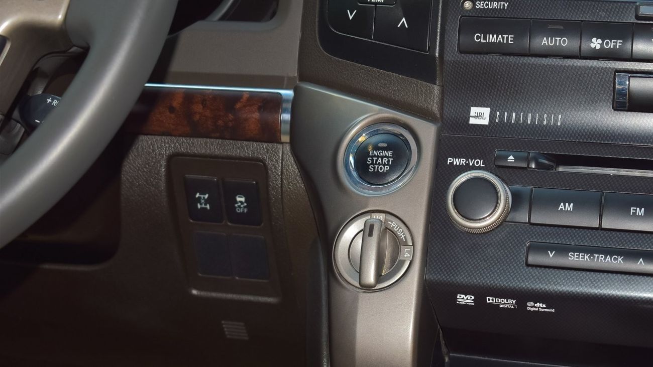 تويوتا لاند كروزر VXR V8