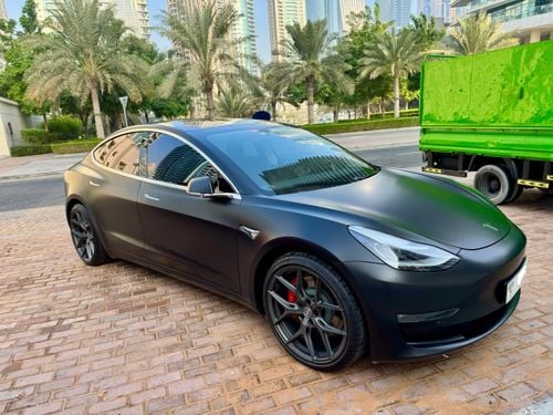 تسلا موديل 3 Performance