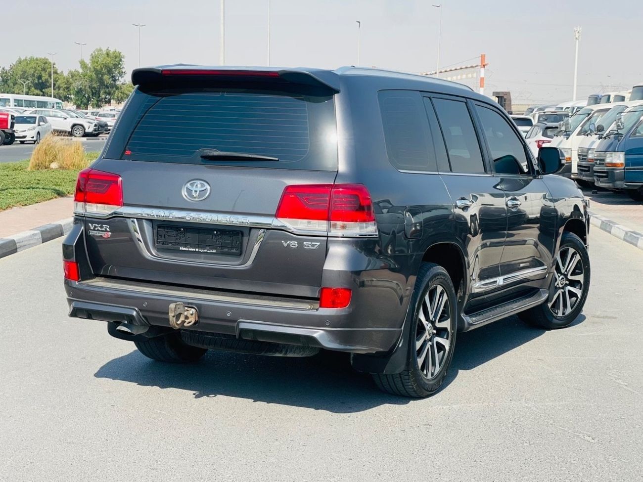 تويوتا لاند كروزر Toyota landcuriser VXR 5.7 V8 2019 Years full option Top the Range accident free