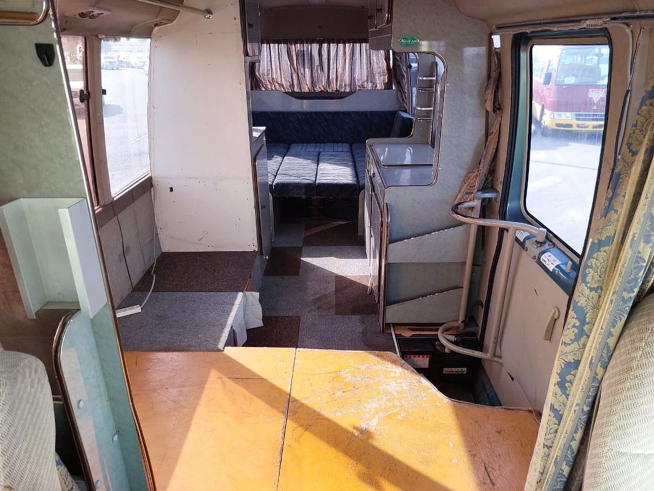 Toyota Coaster TOYOTA COASTER BUS 1997 RHD 4.1 L DIESEL AUTOMATIC (PM04890)