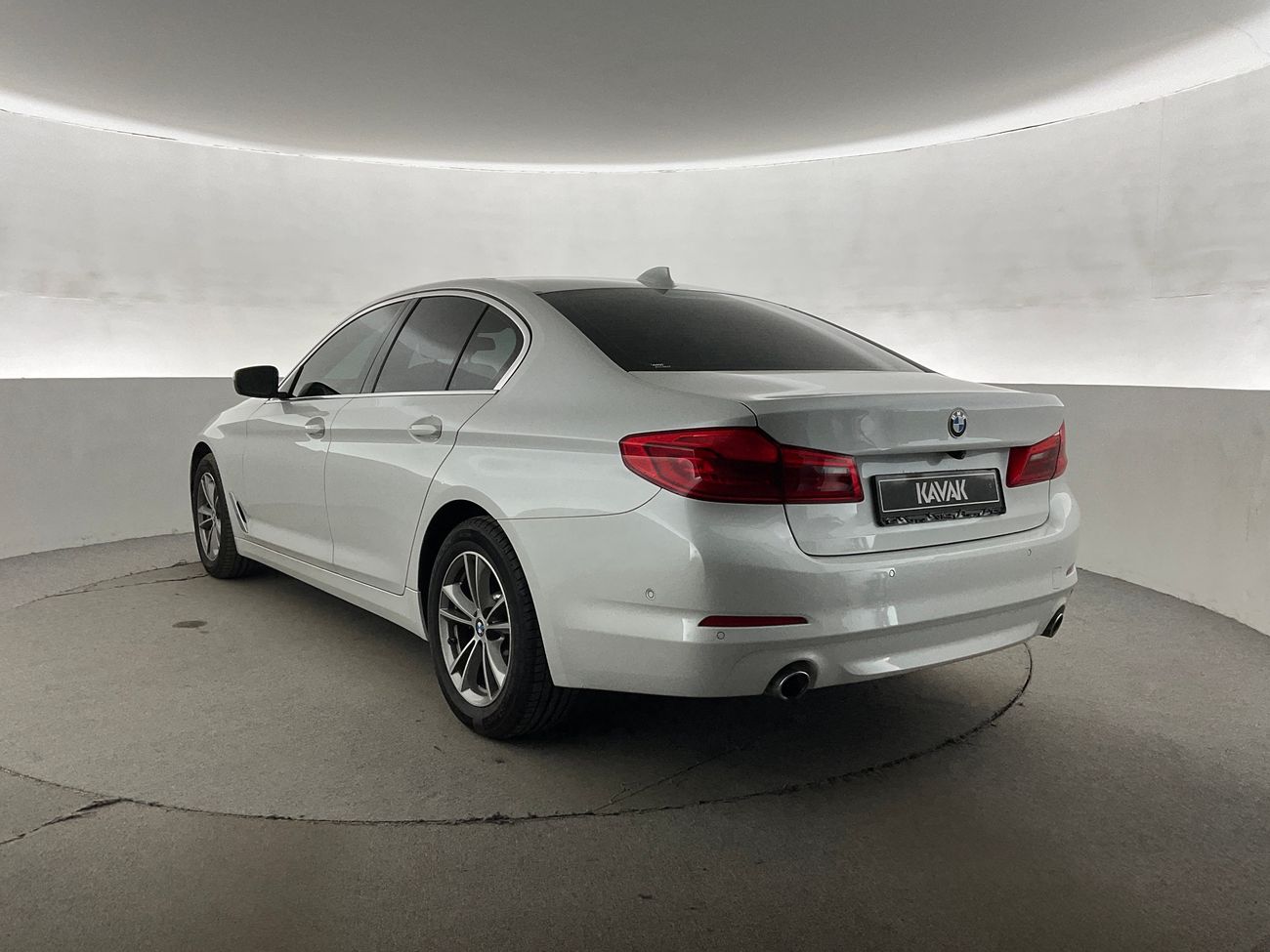 بي أم دبليو 520i Executive | شامل الضمان | 0 ﺪﻔﻋﺓ ﺃﻮﻟﻯ