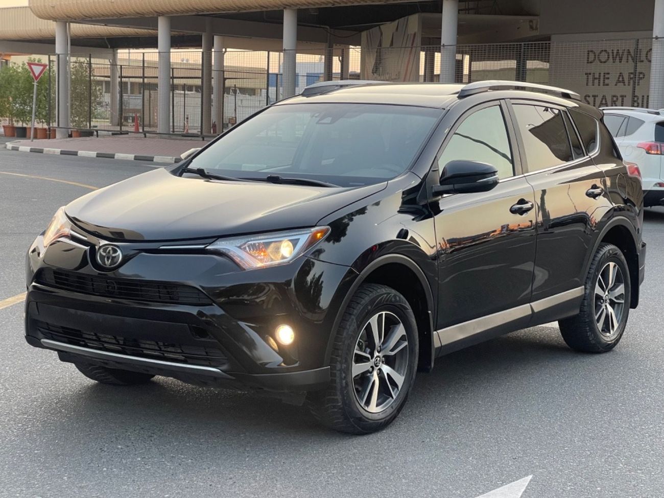 تويوتا راف ٤ 2017 RAV4 XLE AWD FULL OPTION