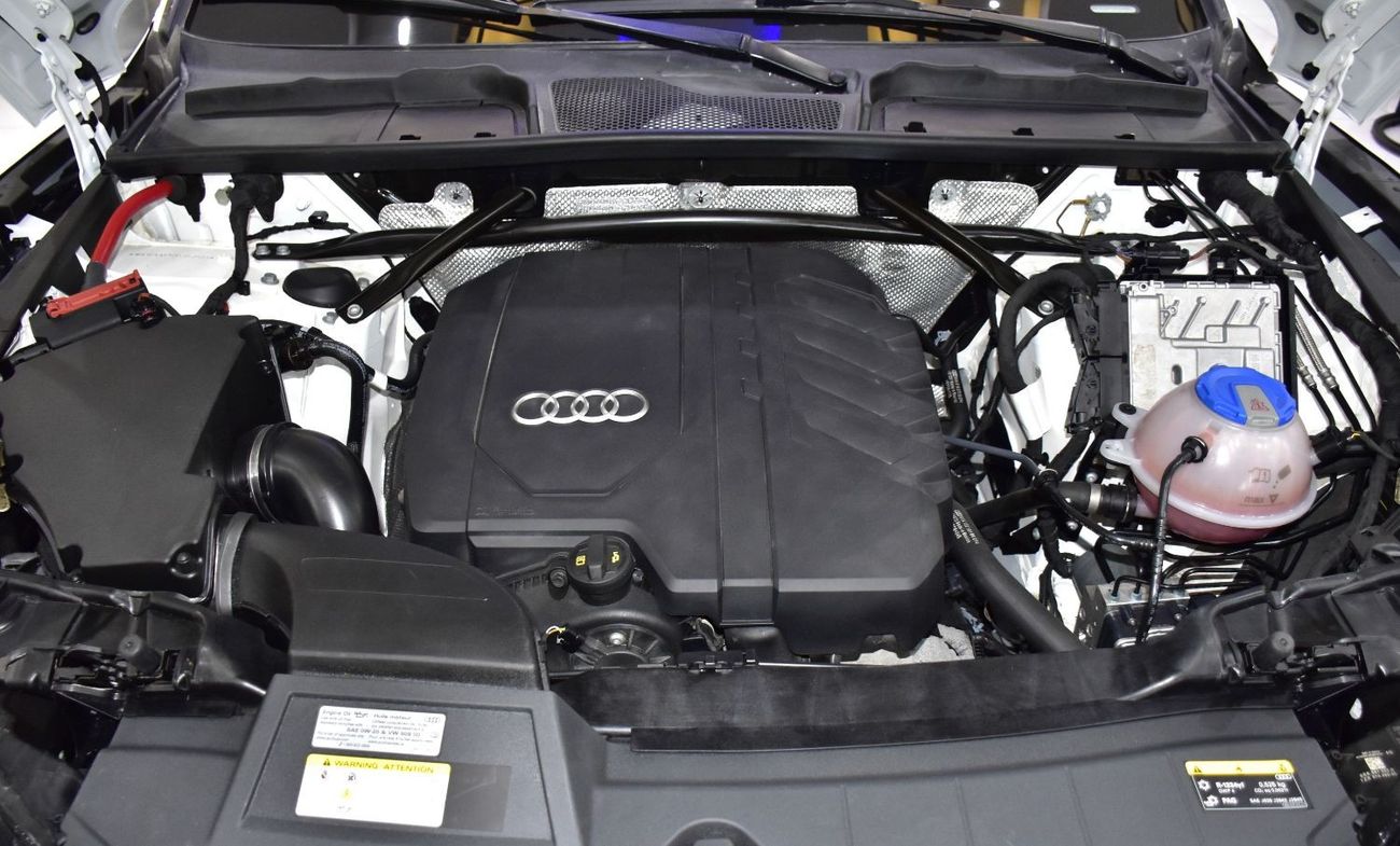 أودي Q5 EXCELLENT DEAL for our Audi Q5 Quattro ( 2023 Model ) in White Color American Specs