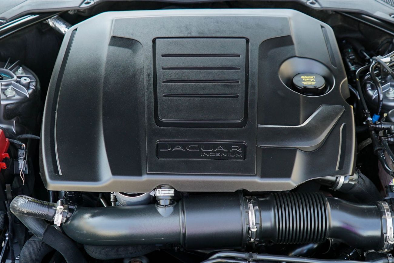 Jaguar XF R-Sport 2.0L Sedan