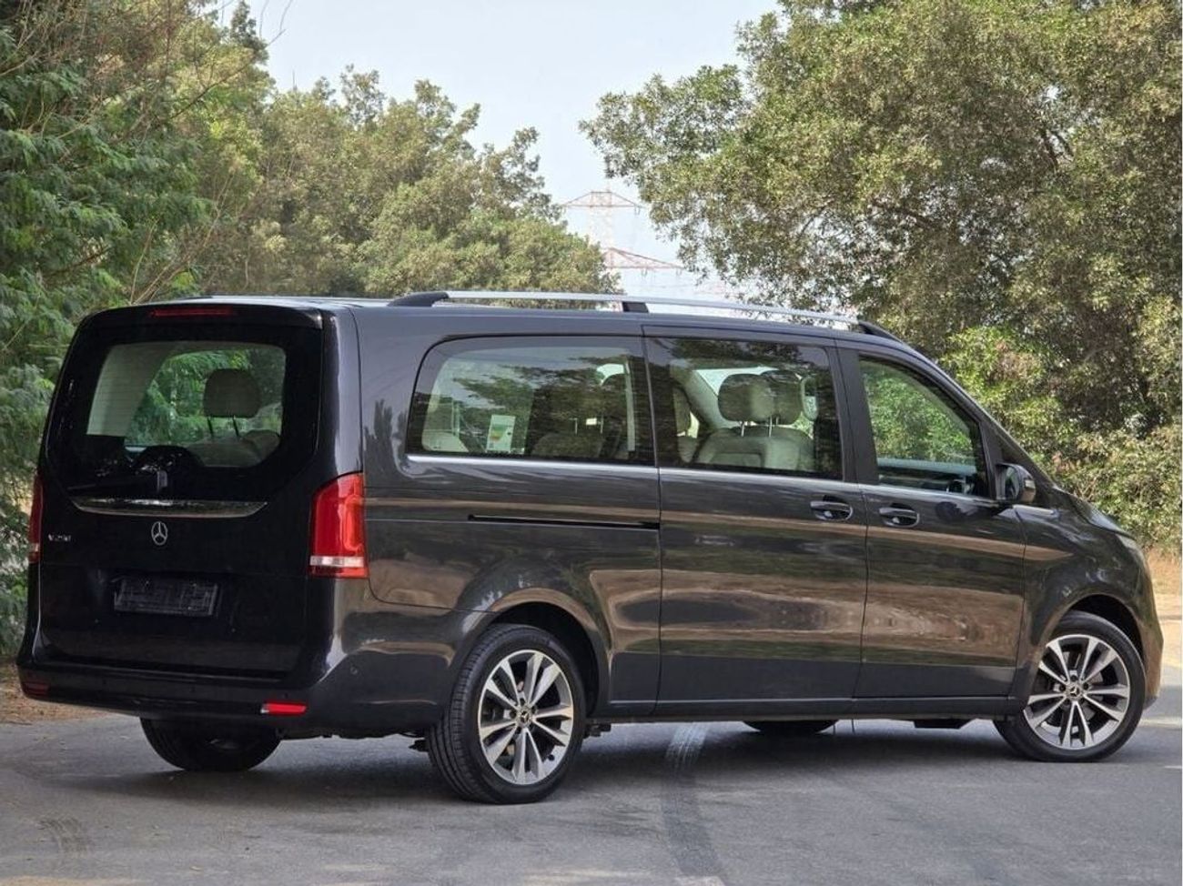 Mercedes-Benz V 250 Std 2.1L MERCEDES V-250 2022 GCC FULL OPTION // ACCIDENT FREE // PERFECT CONDITION