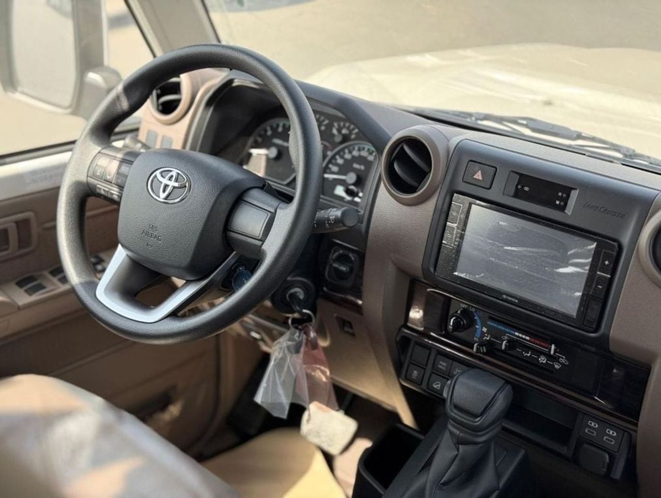 Toyota Land Cruiser EXPORT ONLY - LC 76 basic automatic 4.0