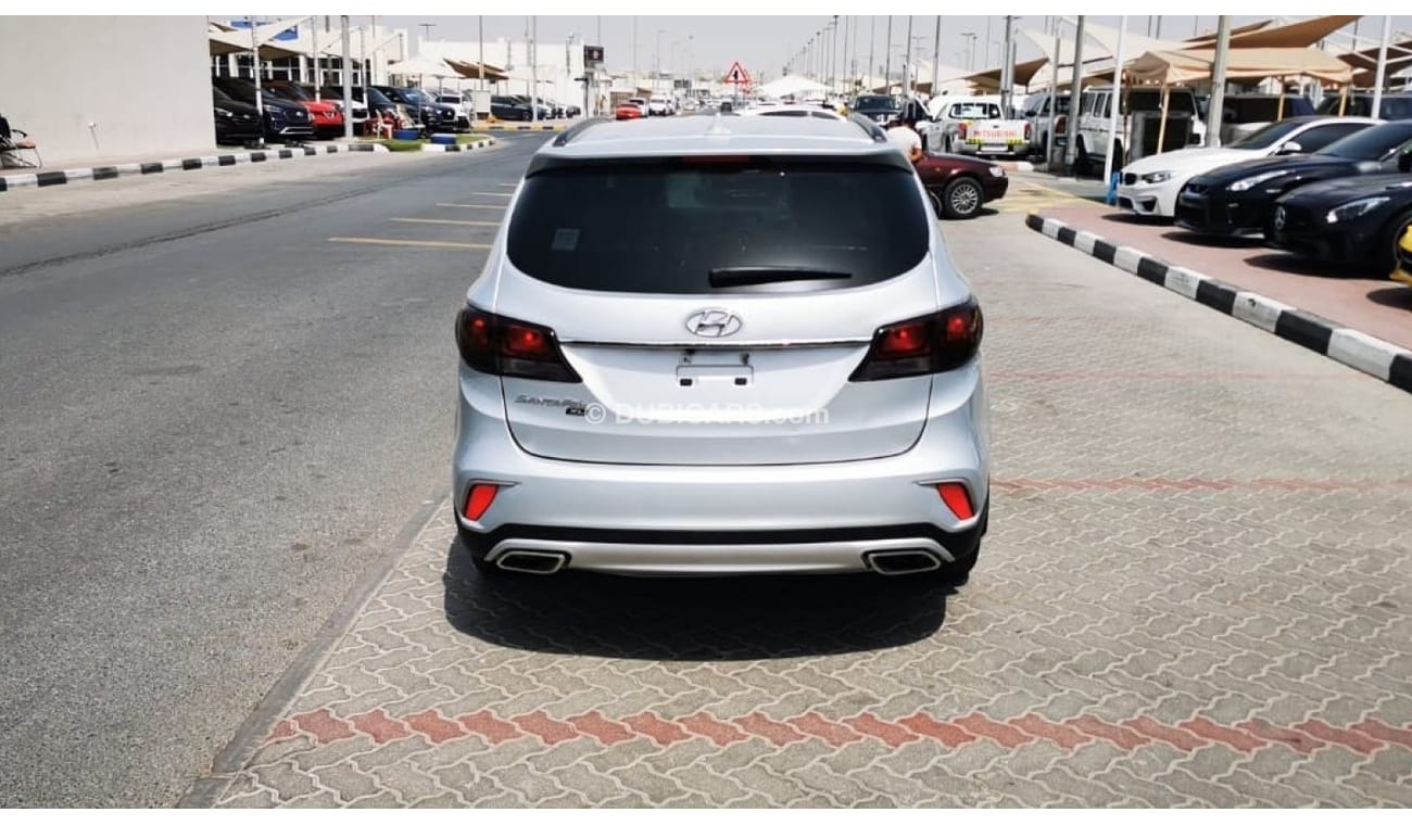 هيونداي جراند سانتا في Limited Edition