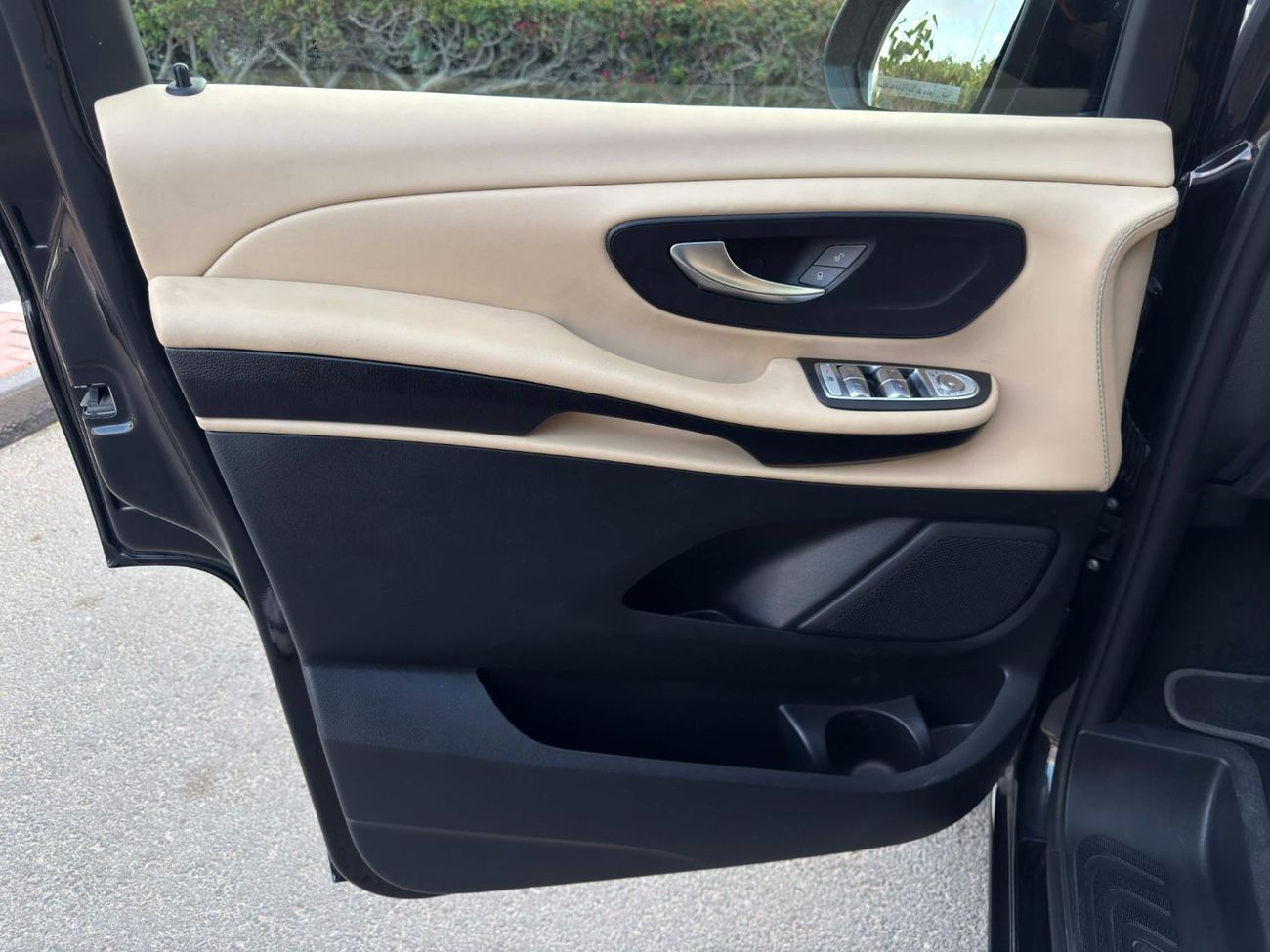 مرسيدس بنز V 250 GCC SPEC NEAT AND CLEAN