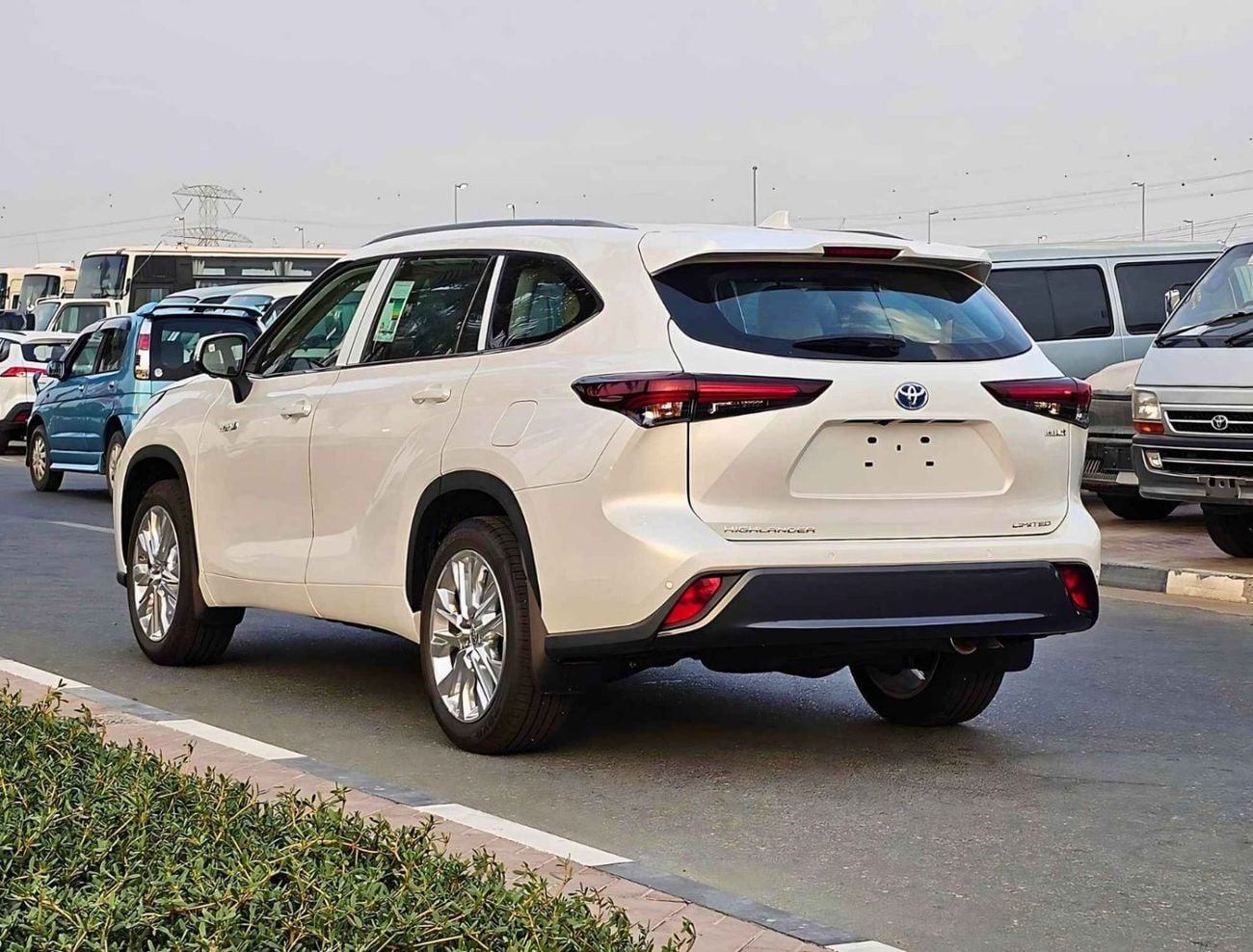 Toyota Highlander LIMITED HYBRID || 2.5L V4 HEV | RADAR | PANORAMIC ROOF | HEADS UP DISPLAY (CODE # HLTDO)