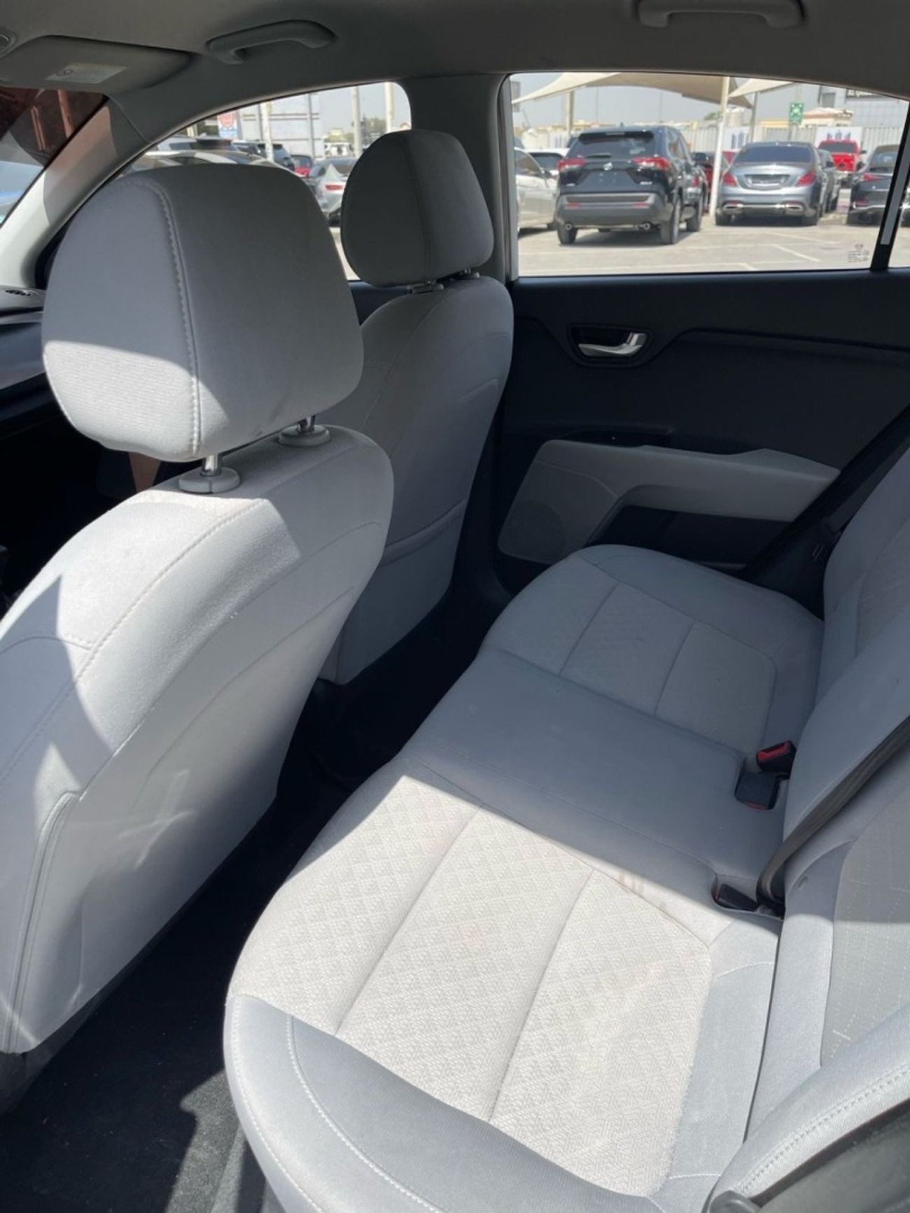 كيا ريو MPI 1.4L Sedan