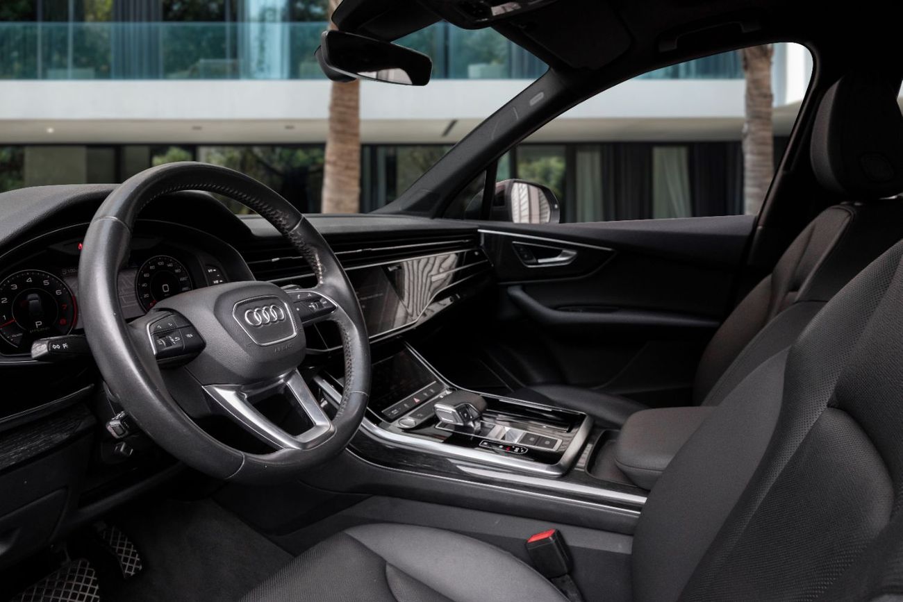 أودي Q7 Q7 S-line | 3,232 P.M | 0% Downpayment | Immaculate Condition!