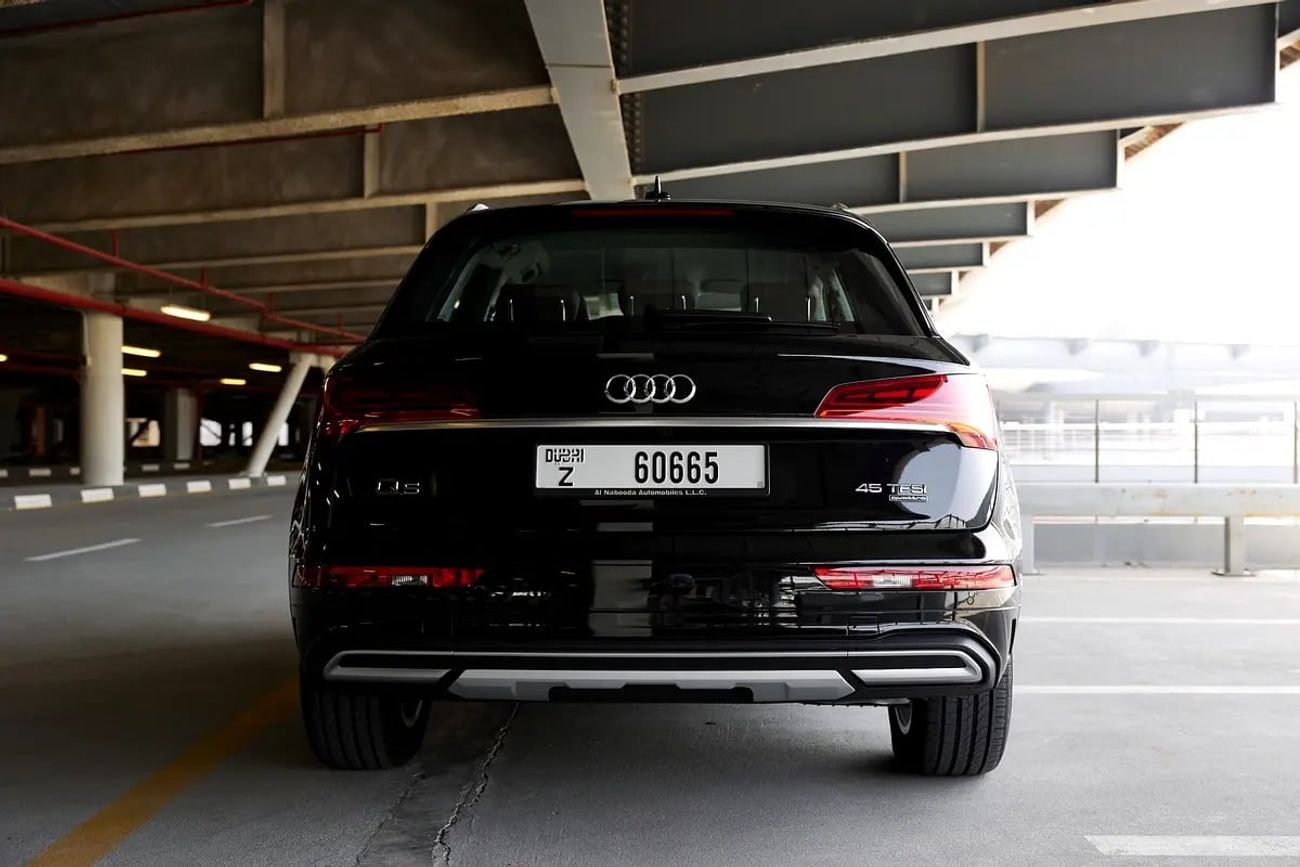 أودي Q5 45 TFSI Quattro Design 2.0L