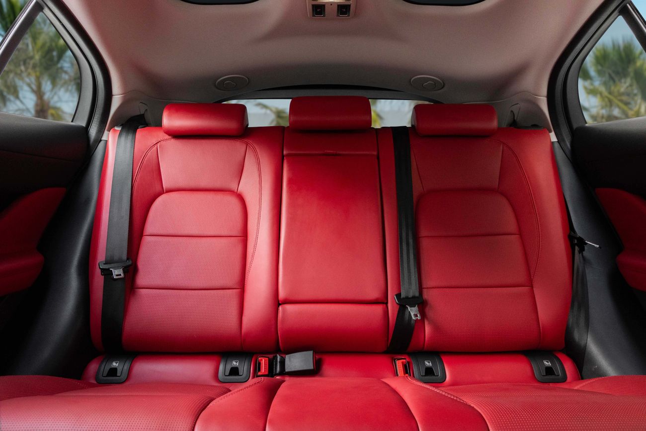 Jaguar I Pace I-Pace SE EV400 | 2,546 P.M | 0% Downpayment | AGENCY WARRANTY