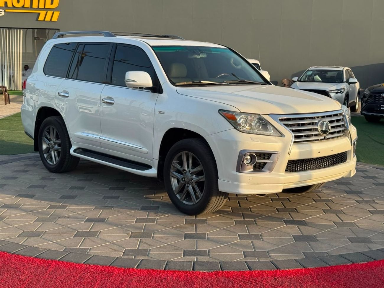 Lexus LX570 NAVIGATION SPORT