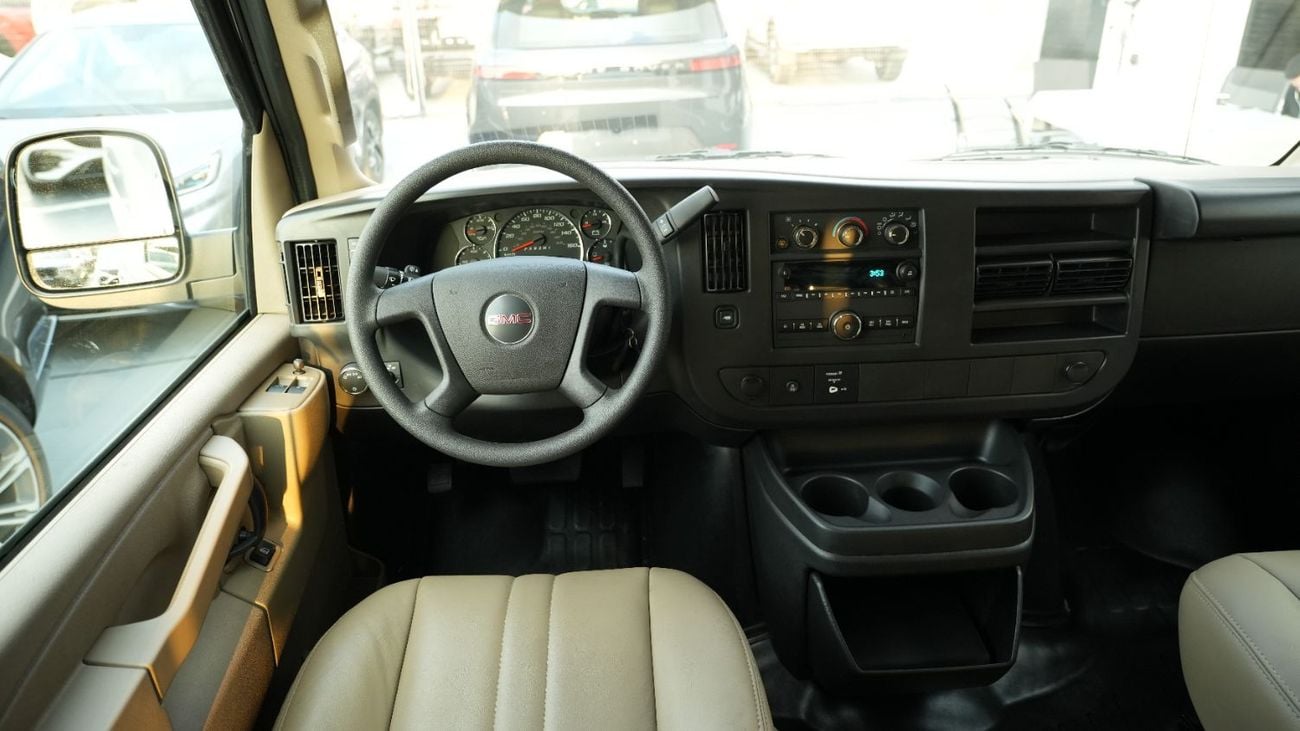 GMC Savana V8 6.6 Normal Wheelbase 2025 MY