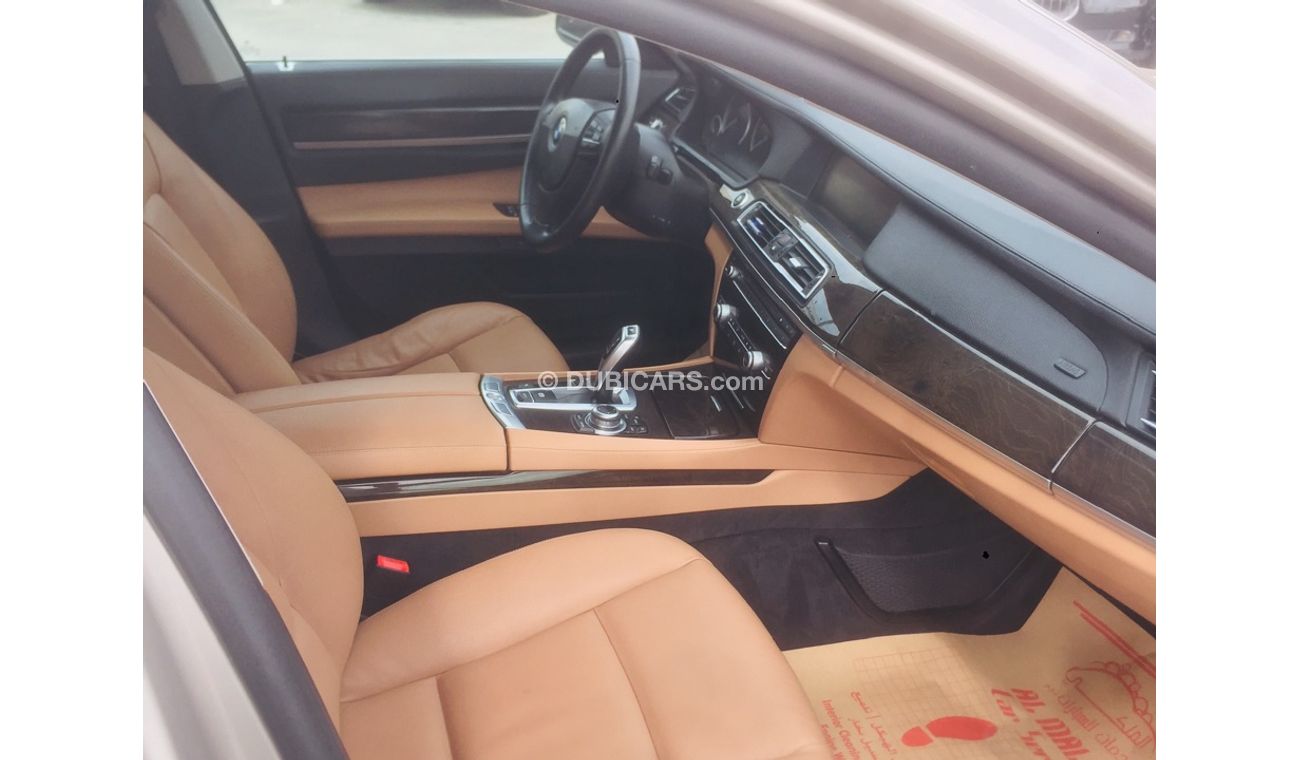 BMW 730Li i model 2012 GCC car prefect condition full service full option low mileage