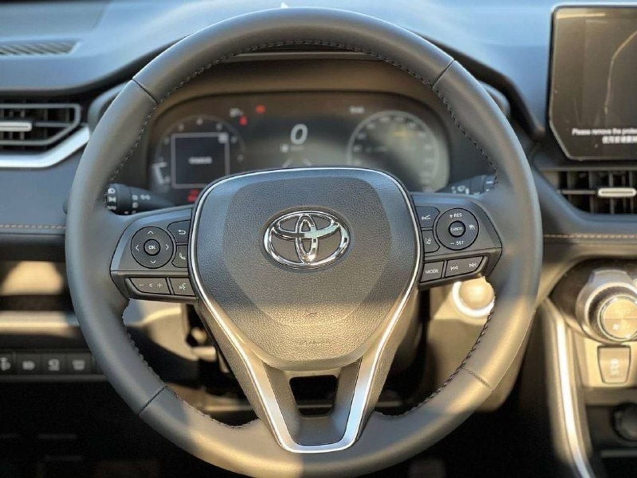 تويوتا راف ٤ 2.0L PTR A/T // 2025 // FULL OPTION WITH 360 CAMERA , RADAR , WIRELESS CHARGE //SPECIAL OFFER // BY