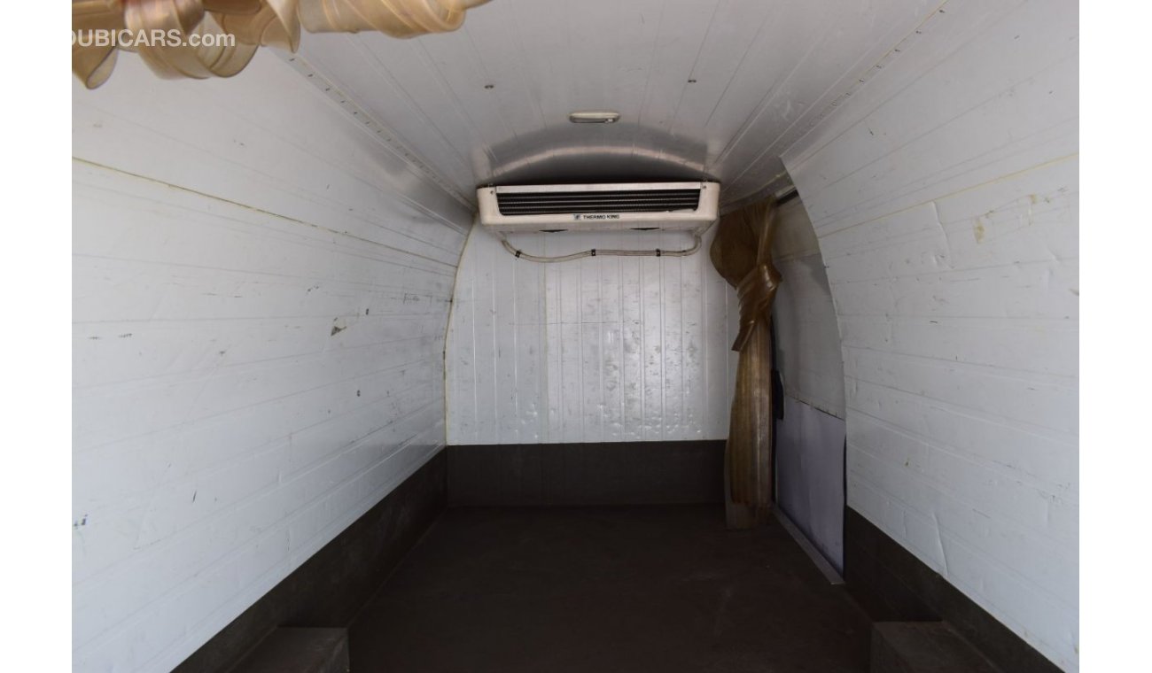 Toyota Hiace GLS - High Roof LWB Toyota Hiace Highroof Thermoking chiller, Model:2014. Excellent condition