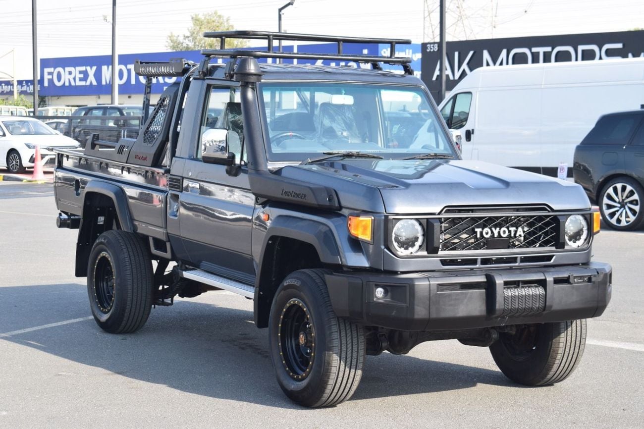 تويوتا لاند كروزر بيك آب Toyota landcruise pickup single cab 2011model Facelifted 2024 4.5 1 VD Diesel engine Colour Grey Tra
