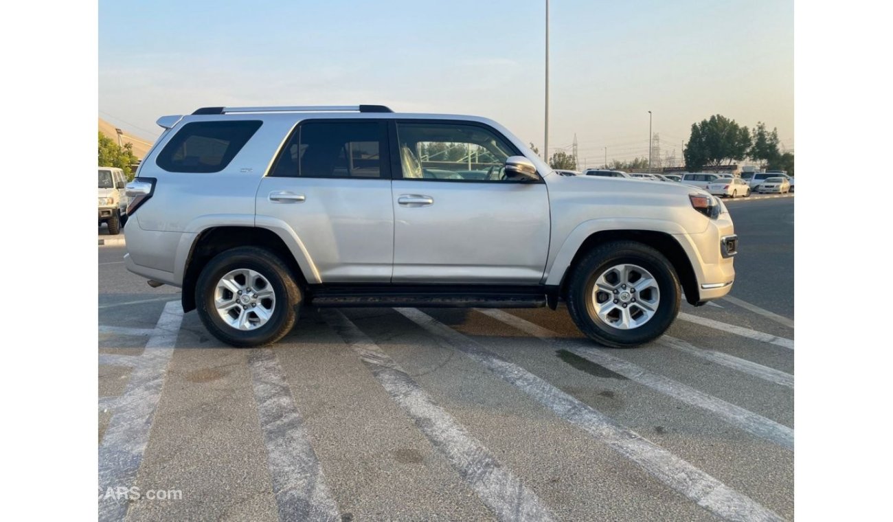 Toyota 4Runner 2019 TOYOTA 4 RUNNER SR5 / 4WD / MID OPTION