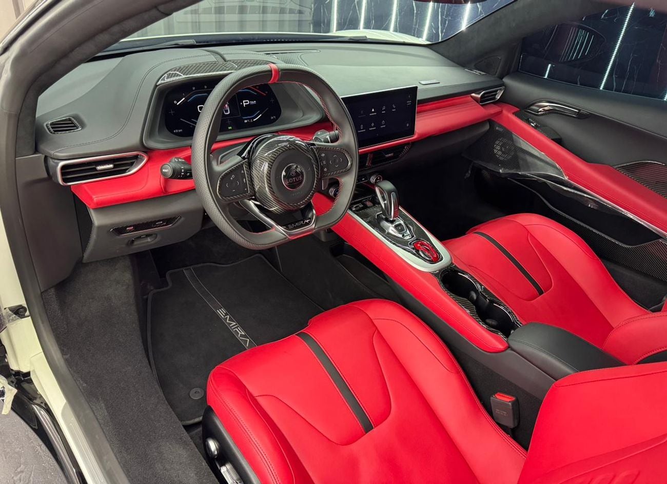 لوتس أميرة Emira - 2.0L,360Hp,8- Speed Automatic,RWD