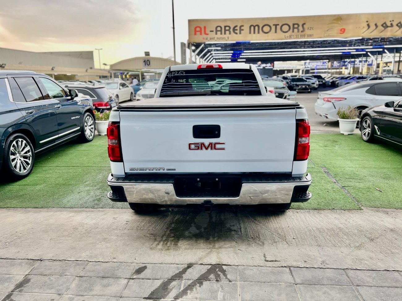GMC Sierra 5.3L V8 SLT Crew Cab (AWD)warranty one year bank financie available
