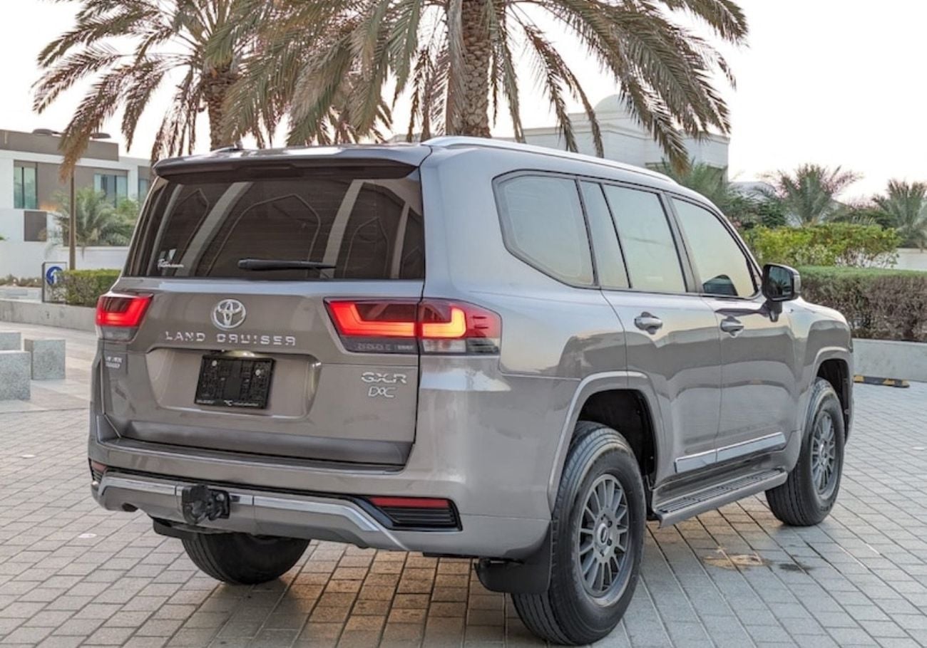 تويوتا لاند كروزر GXR 2023 DIESEL TWIN TURBO GCC IN EXCELLENT CONDITION