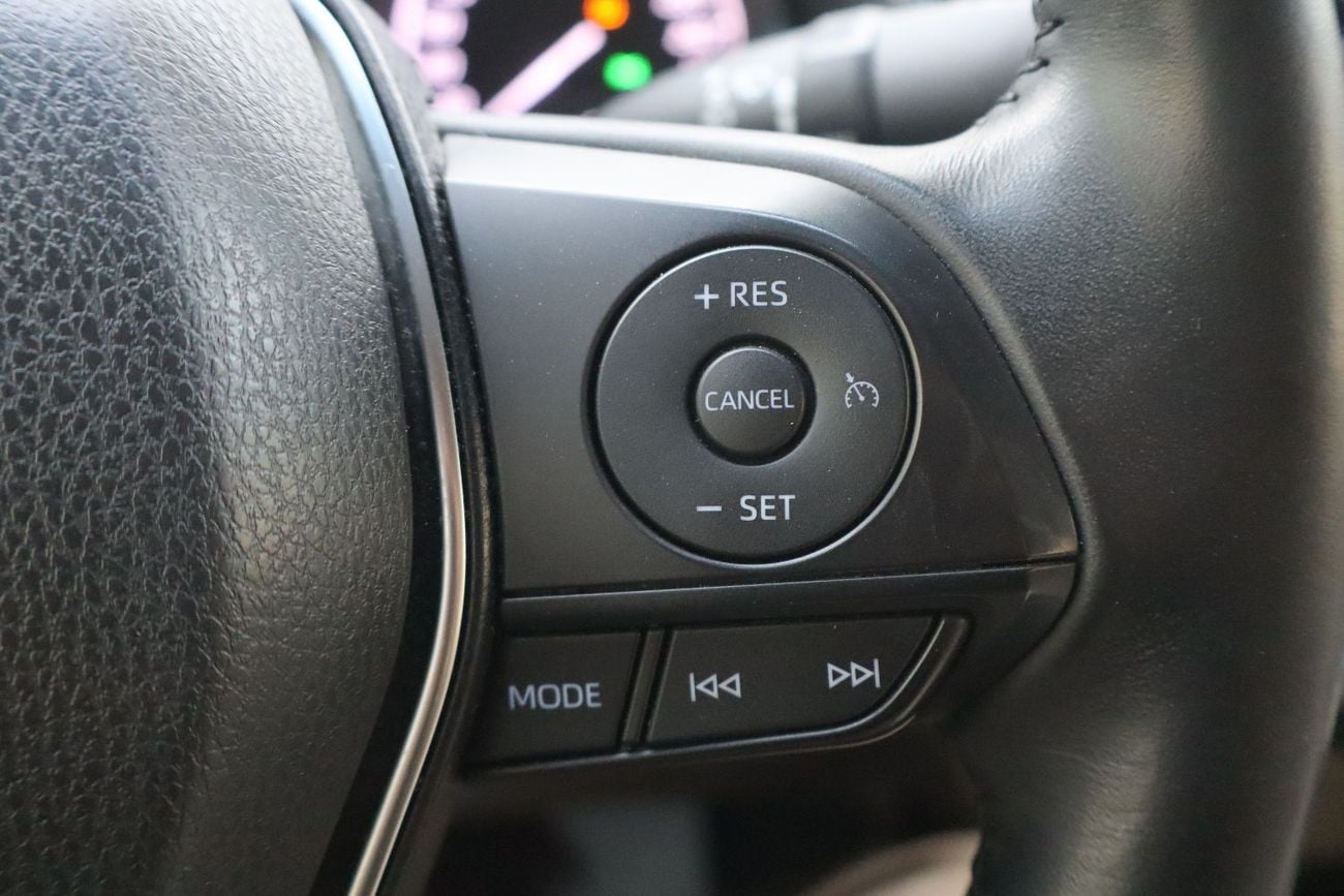 Toyota Camry GLE HEV